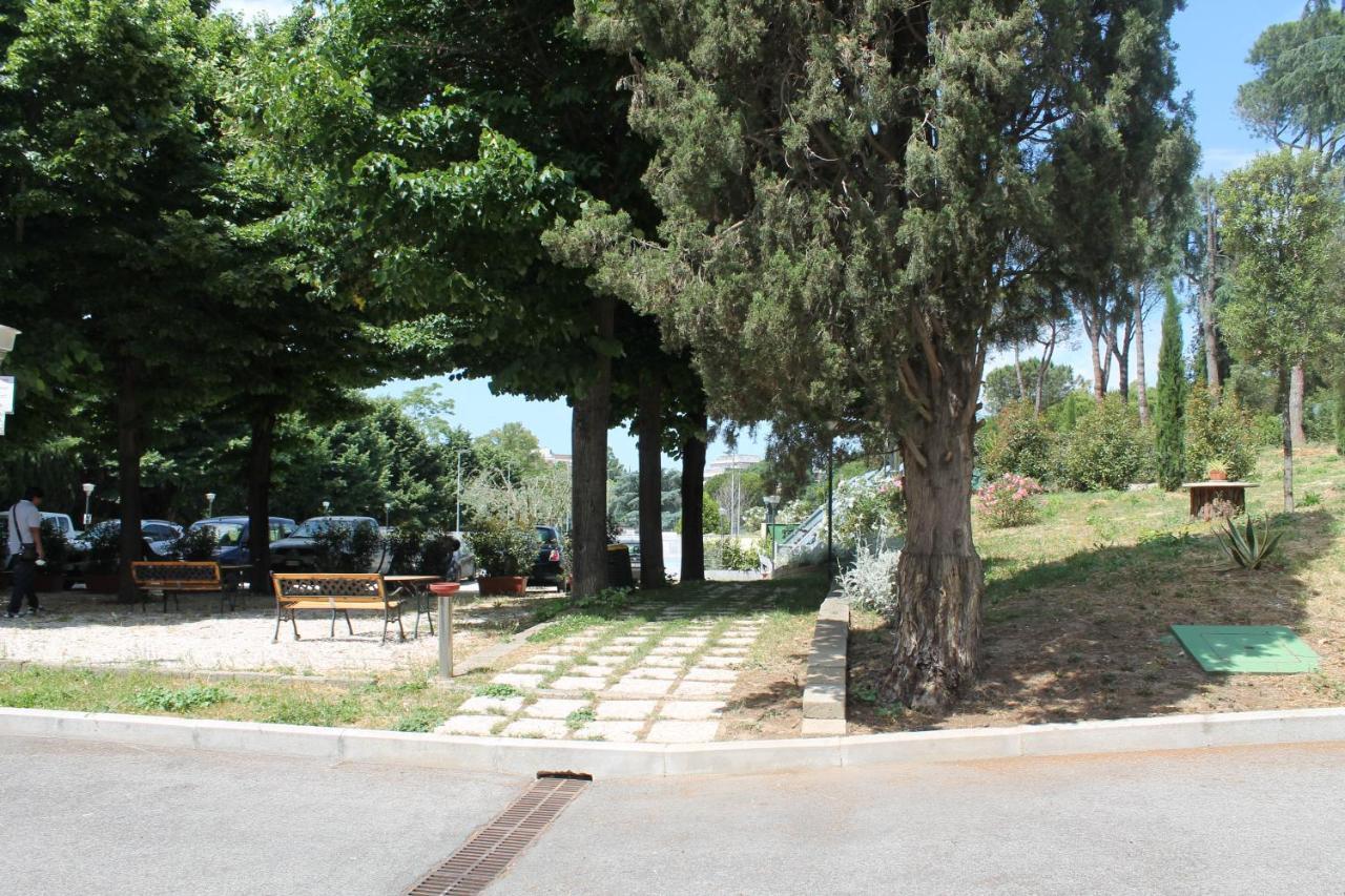 Casa Per Ferie San Juan De Avila Rome Exterior photo